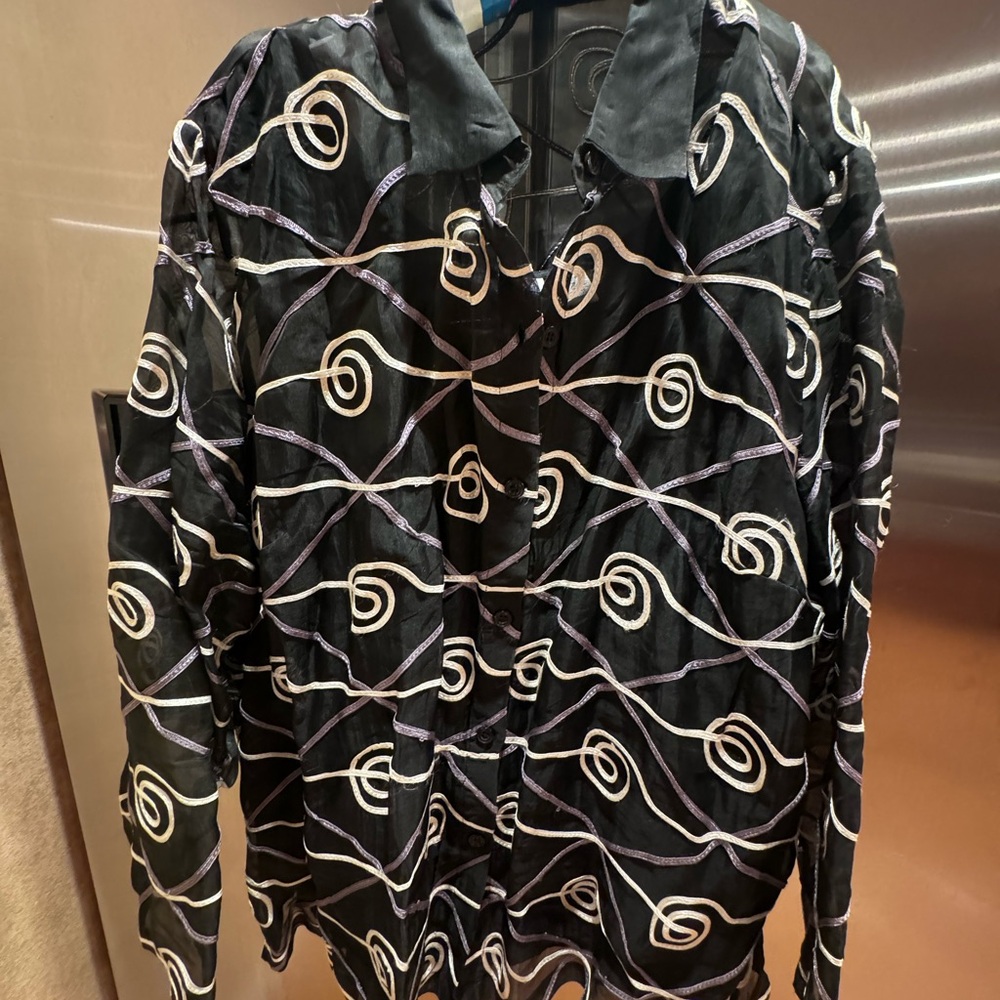 JM Collection Black and White Graphic Button Down Blouse